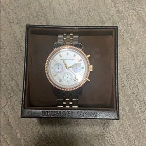 Michael Kors Watch in Beautiful Condition!